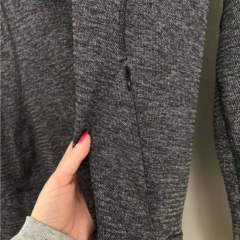Lululemon Think Fast Pullover - Picture 12 of 13